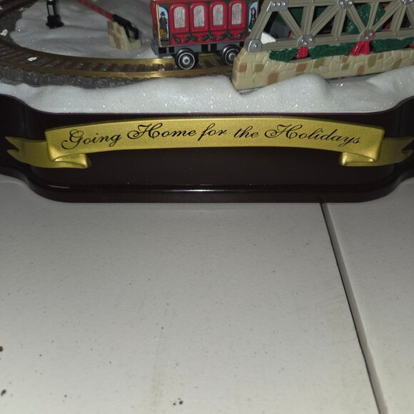 Vintage Mr. Christmas Train Set “Going Home for the Holidays” Working - Picture 8 of 13